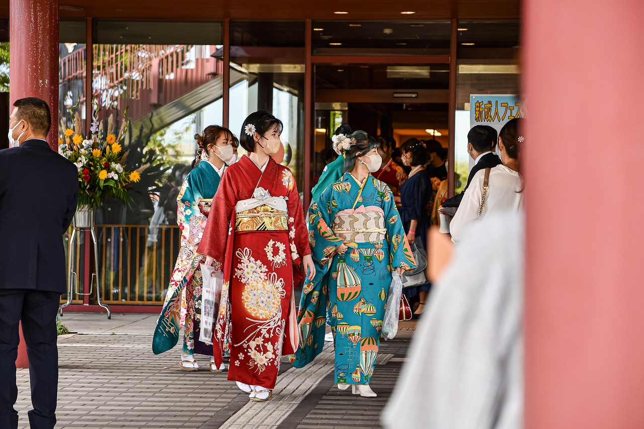 Gruppe Japaner imn Kimonos